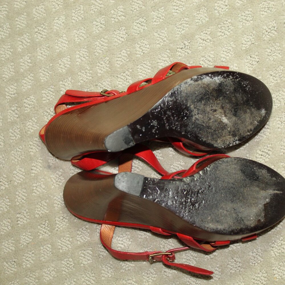Burberry Women's 9 Strappy Red Leather 1.5" Platform Stacked Wedge 5.5" Heels - Picture 6 of 13